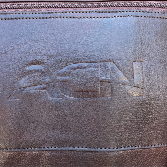 Canyon Outback Leather Goods Dark Brown Expandable Messenger Bag “ACN” debossed - Picture 2 of 14